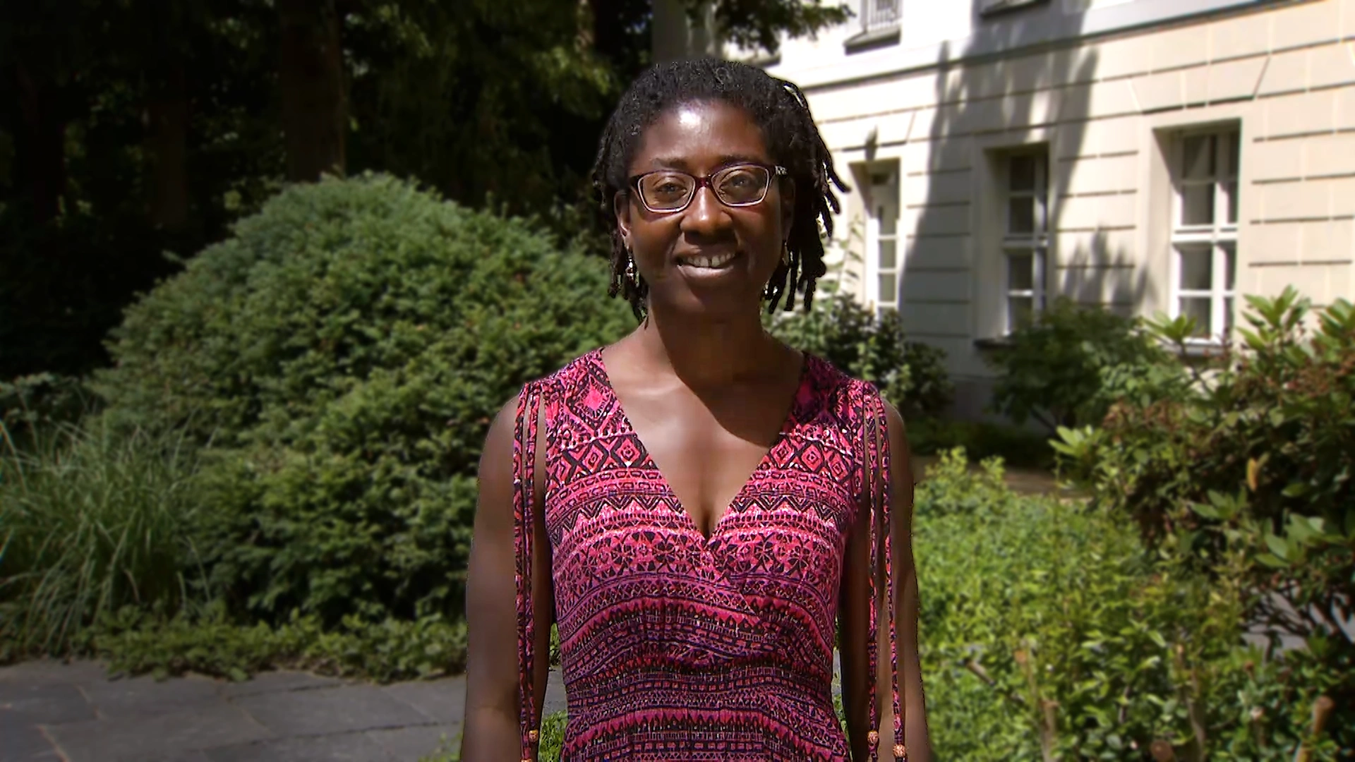 Ein Bild zeigt Gloria Boateng am Jubiläum 