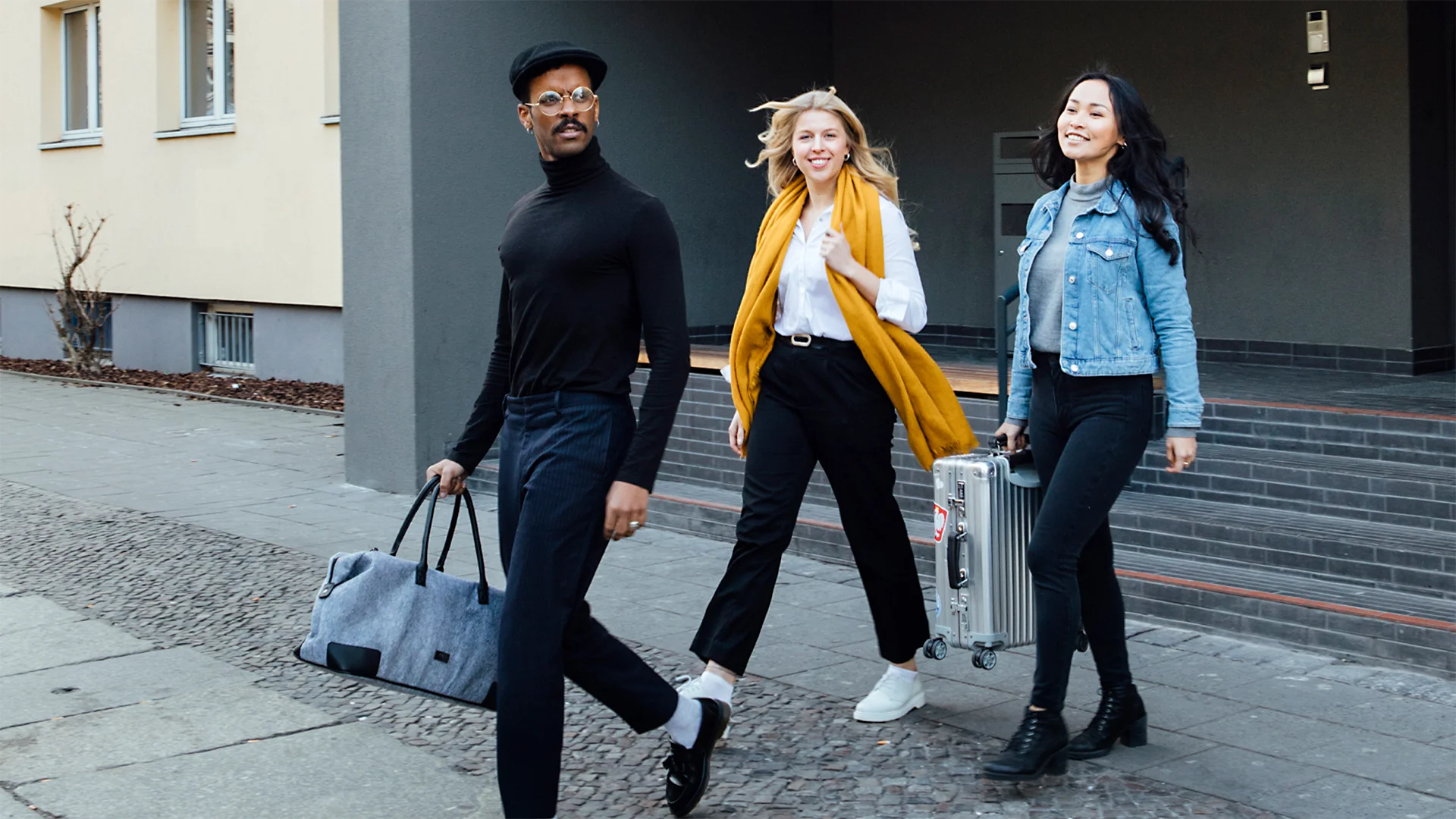 Ein Bild zeigt Personen für a&o Hostels Berlin.