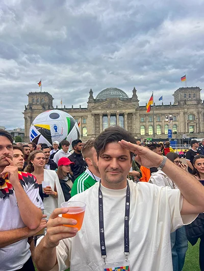 bcbd2dfb-7b37-492a-9674-e093297fd635