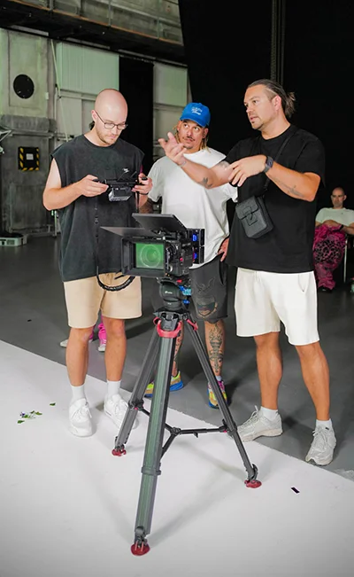 e29f5d8a-748a-4dc0-b45c-021f777cc46c