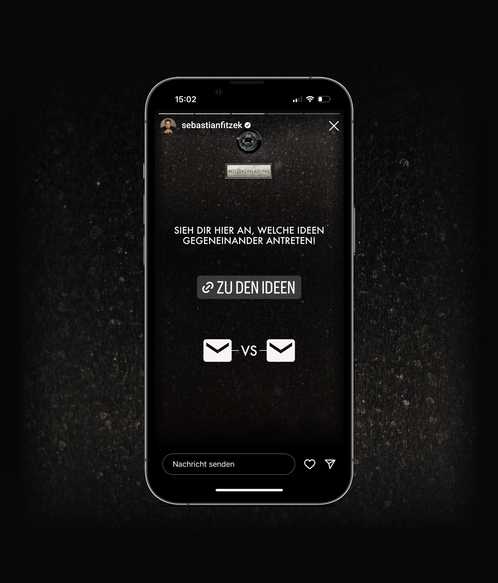 Ein Bild zeigt das Visual von Sebatsian Fitzek zu seinem Bestseller die Einladung mit seiner Voting Challenge.